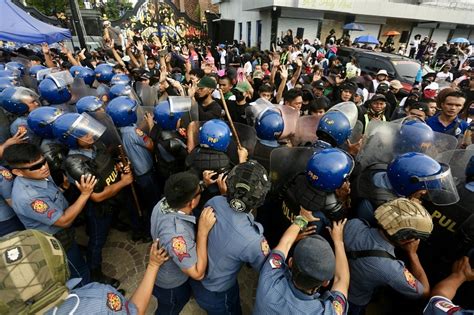 60 Filipino cops injured as bid to arrest ‘appointed son .